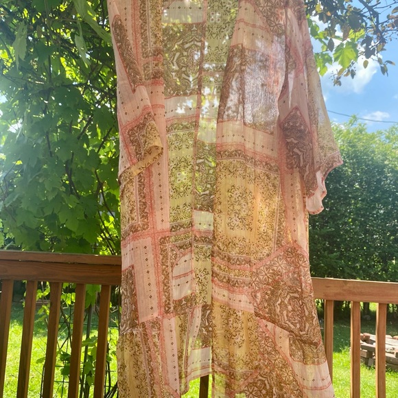 Maurices woman’s size ox floral print flowy cover up - Picture 2 of 3